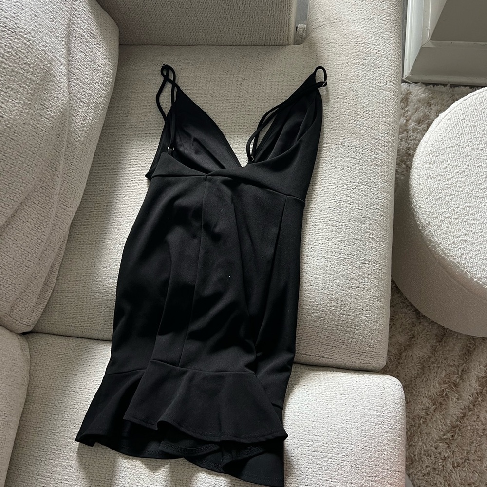 Sunset + Spring Ruffled Crossover Mini Dress - Black - Picture 4 of 4